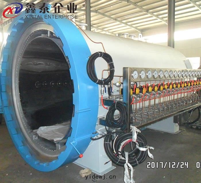 大(dà)型復(fù)合材料熱壓罐